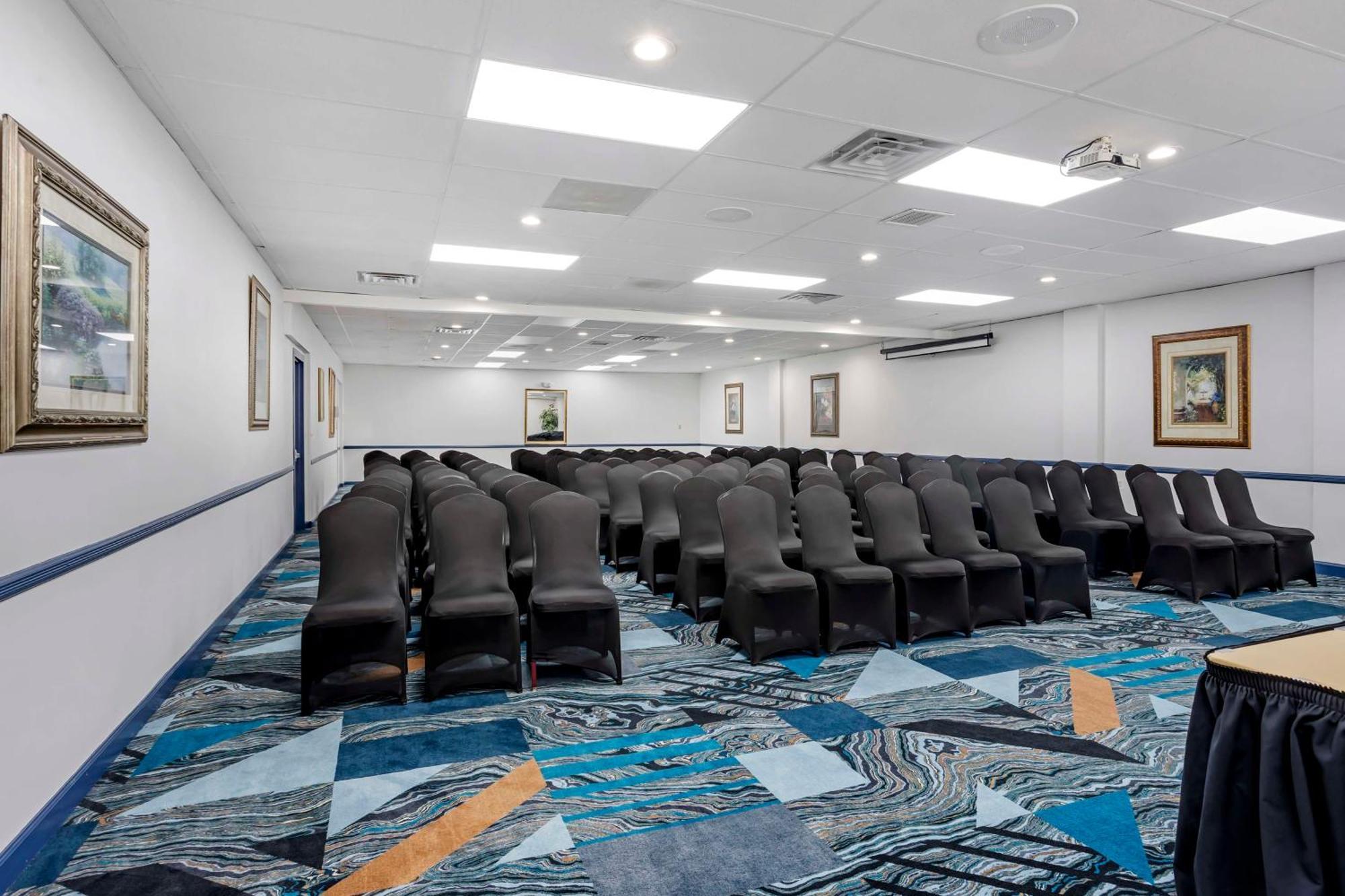 Best Western Rutgers University Hotel Іст-Брансвік Екстер'єр фото