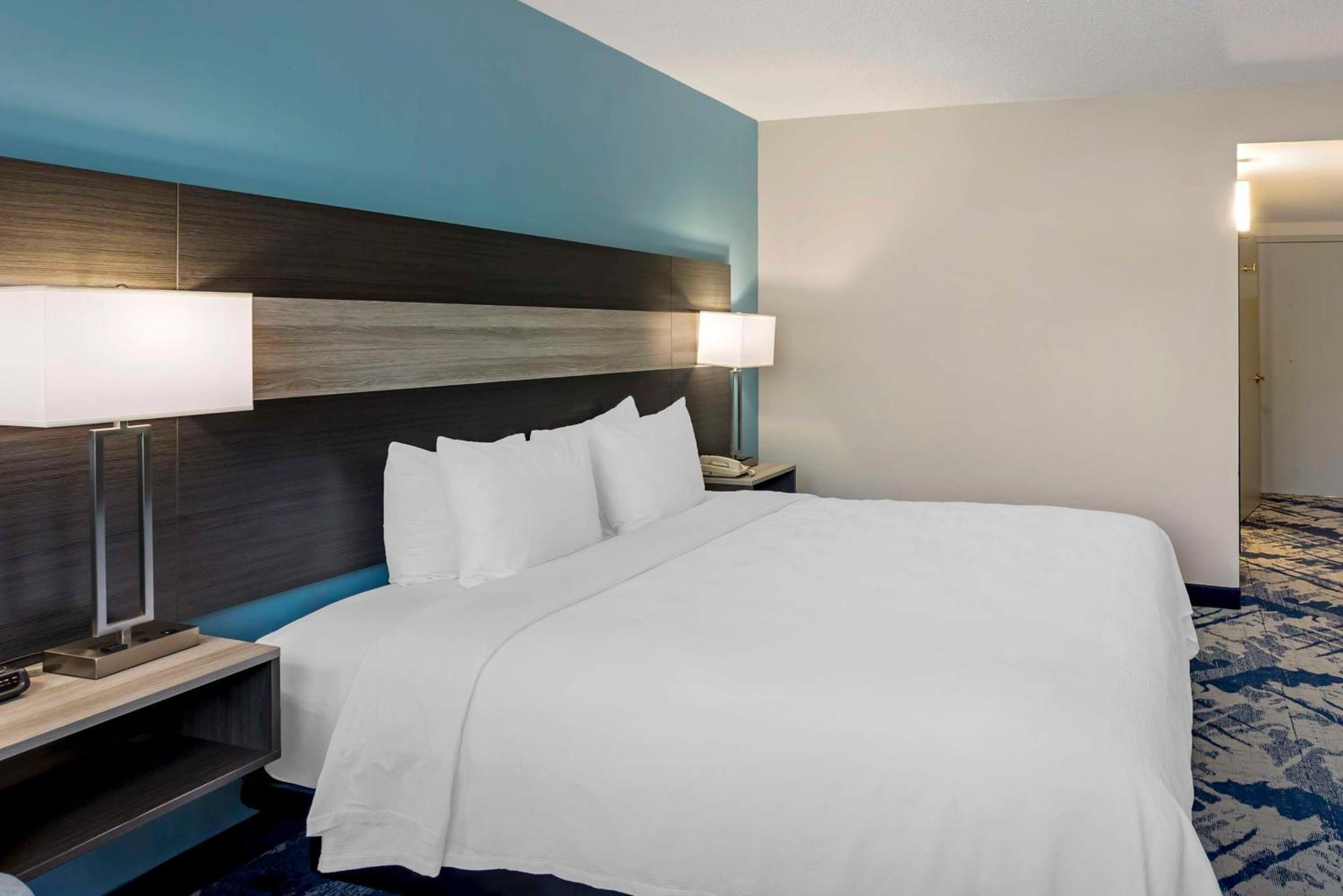 Best Western Rutgers University Hotel Іст-Брансвік Екстер'єр фото